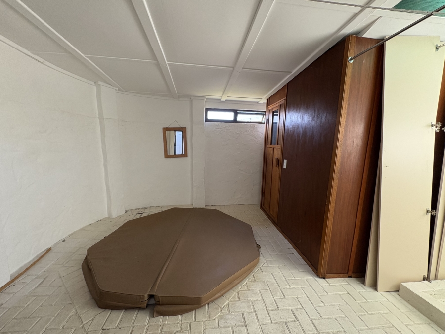 4 Bedroom Property for Sale in Pearl Bay Western Cape